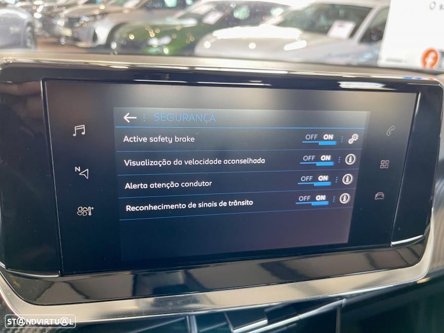 Peugeot 2008 1.2 PureTech Active Pack EAT8 - 22