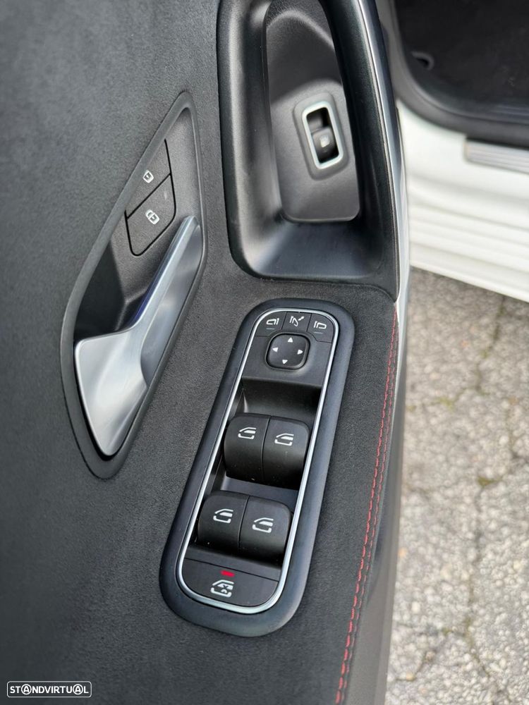 Mercedes-Benz A 250 e AMG Line - 17