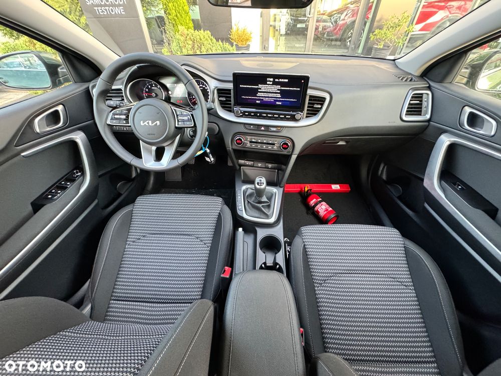 Kia Ceed 1.5 T-GDI M - 12