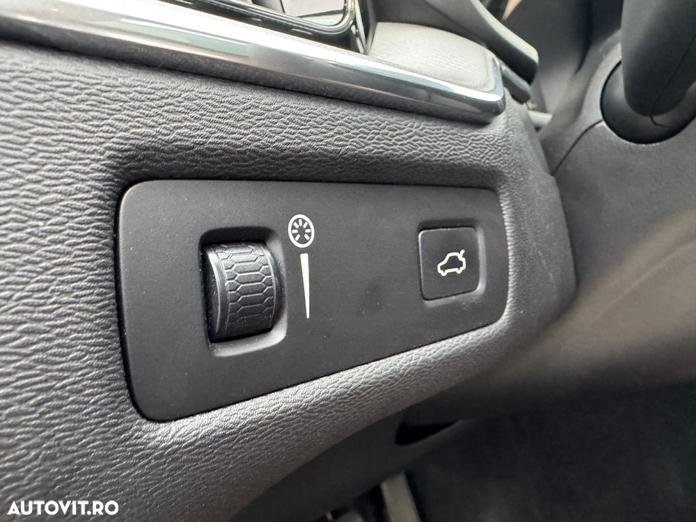 Volvo XC 60 D4 AWD Geartronic Inscription - 26