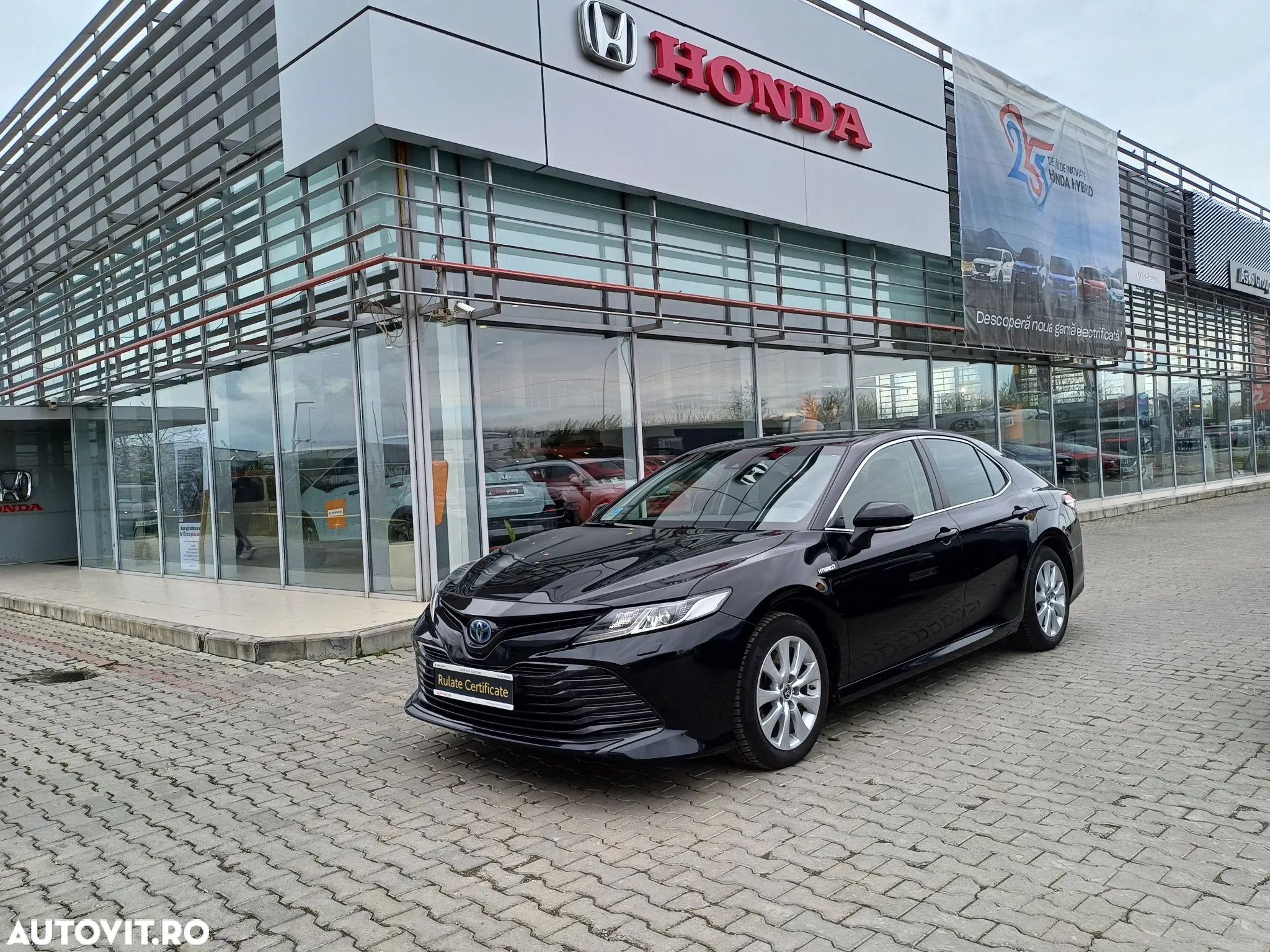 Toyota Camry 2.5 Hybrid Business - 1