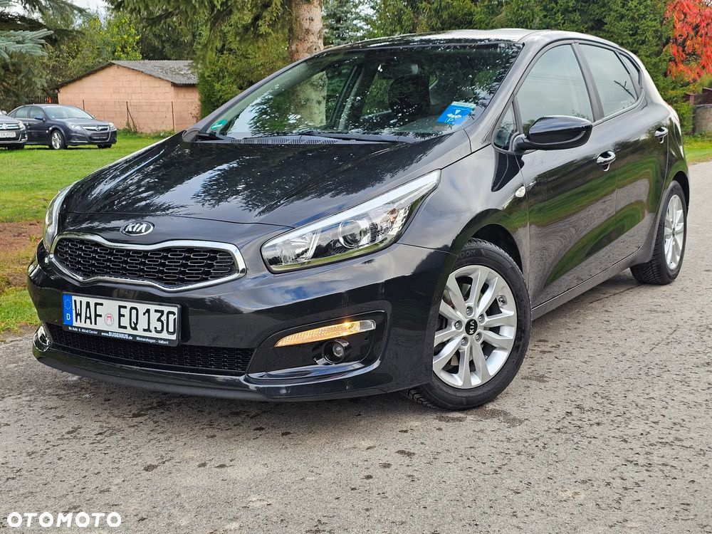Kia Ceed 1.4 CVVT UEFA EURO 2016 - 1