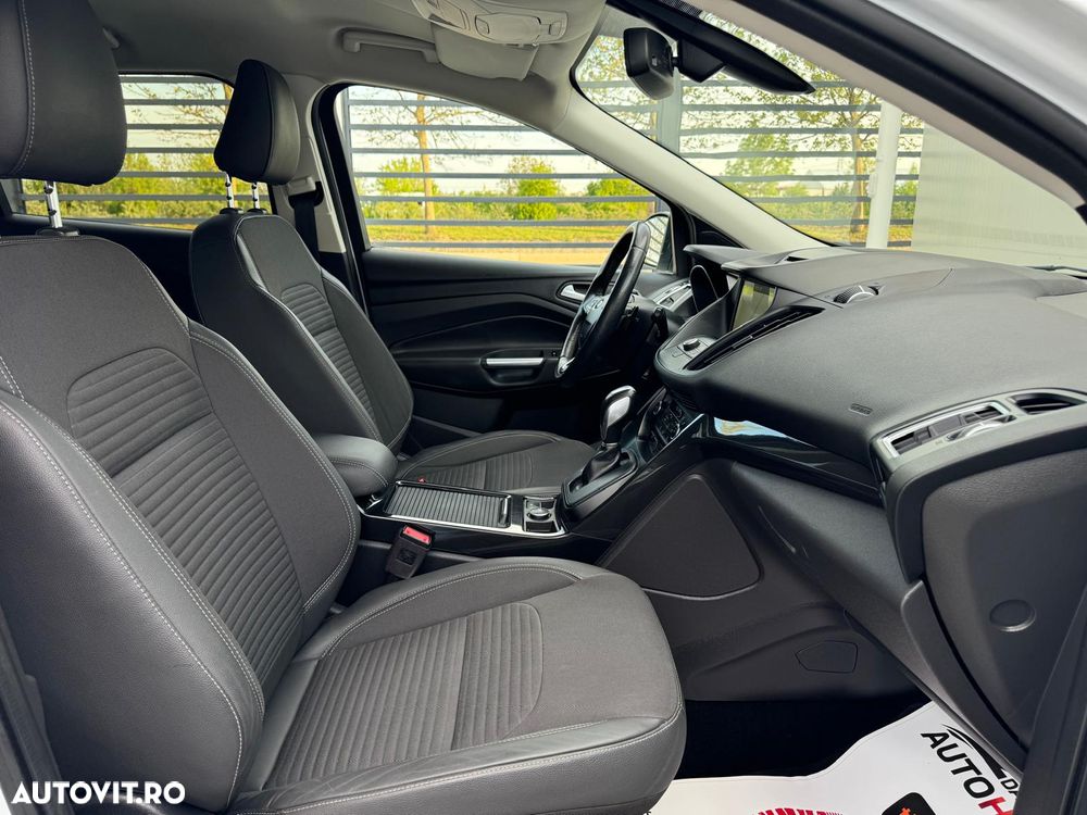 Ford Kuga - 12