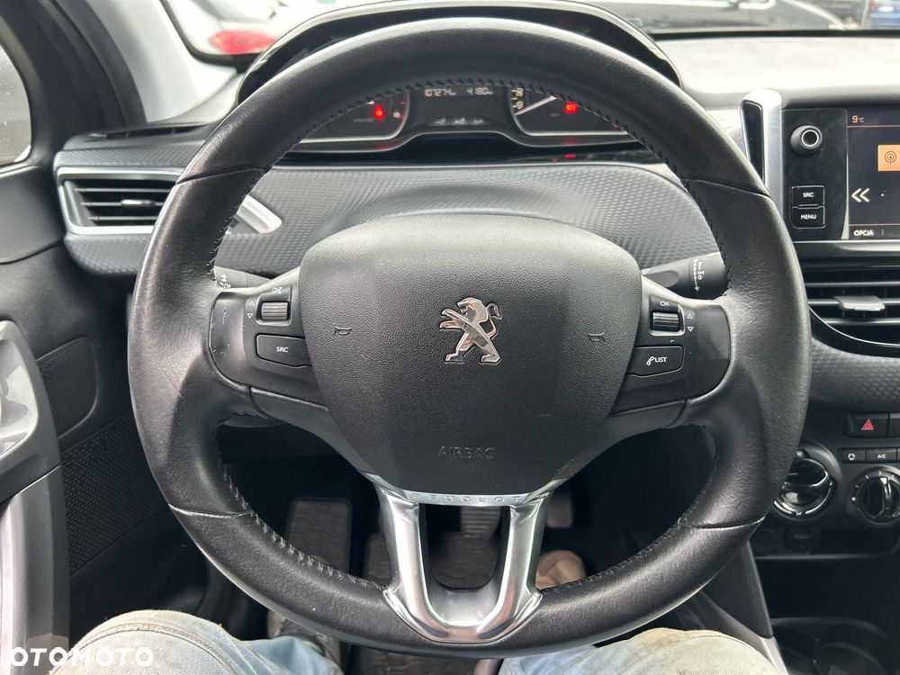 Peugeot 2008 1.6 BlueHDi Style - 25