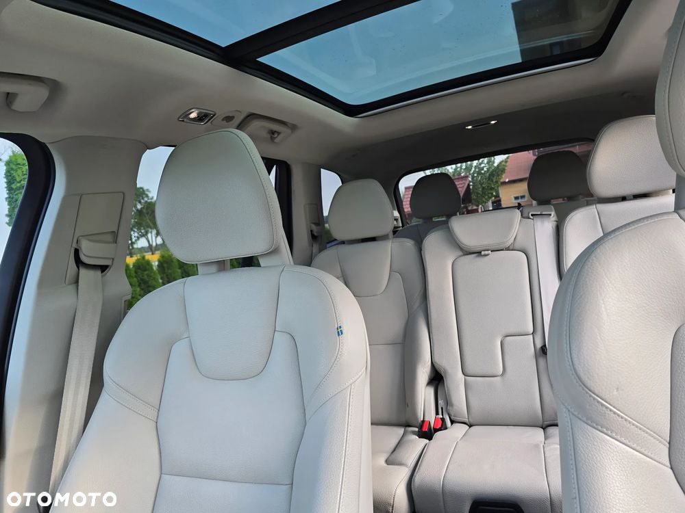 Volvo XC 90 T5 AWD Geartronic Momentum - 24