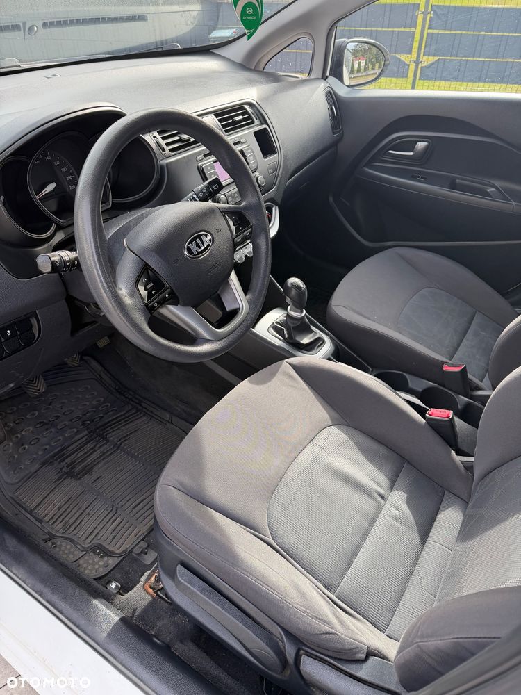 Kia Rio 2012 photo 5