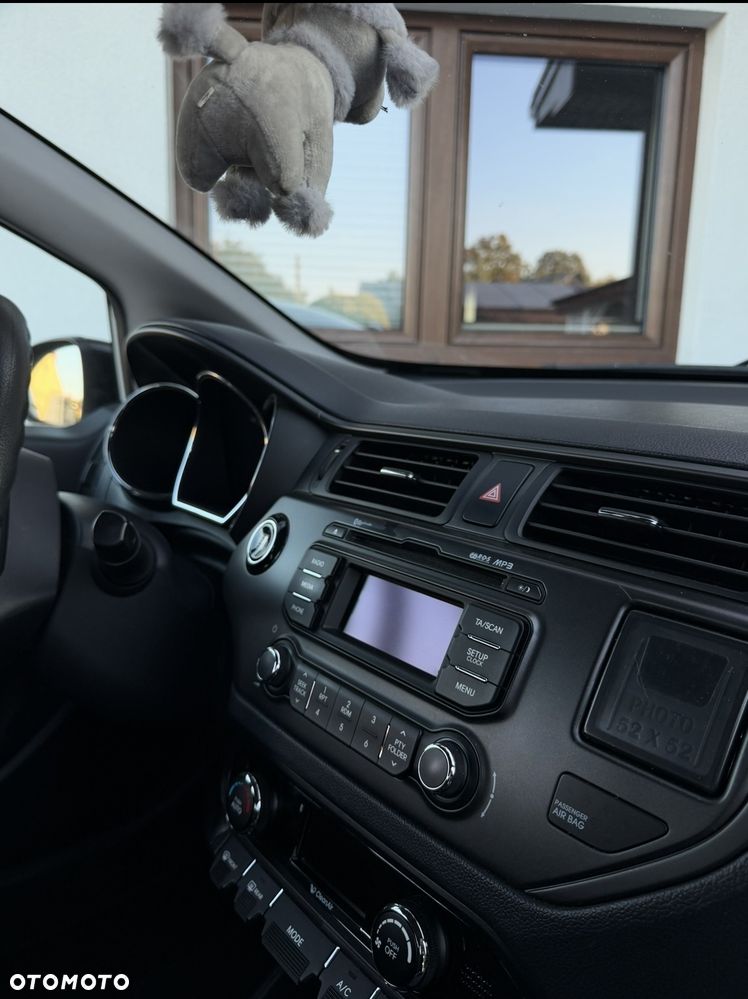 Kia Rio - 5