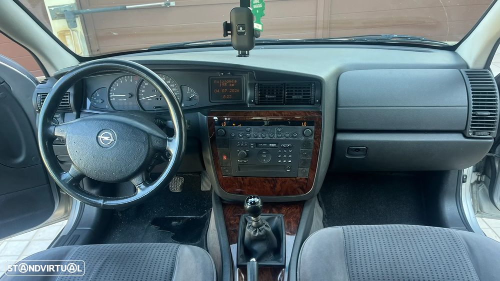 Opel Omega 2.2 Elegance - 10
