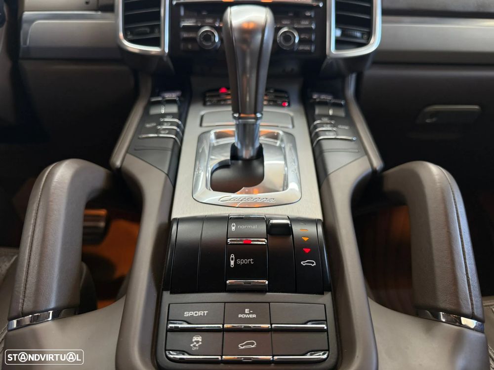 Porsche Cayenne S Hybrid - 25