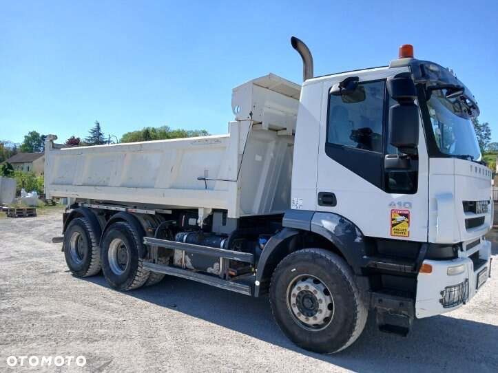 Iveco Trakker 6x4 wywrotka Super Stan - 2