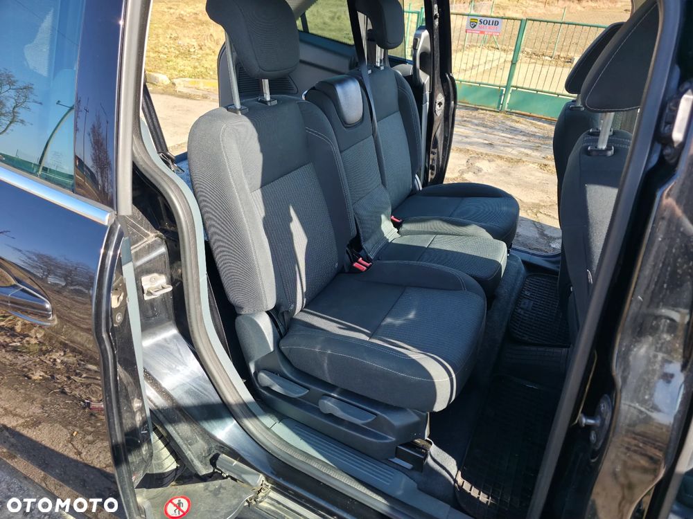 Ford Grand C-MAX - 16