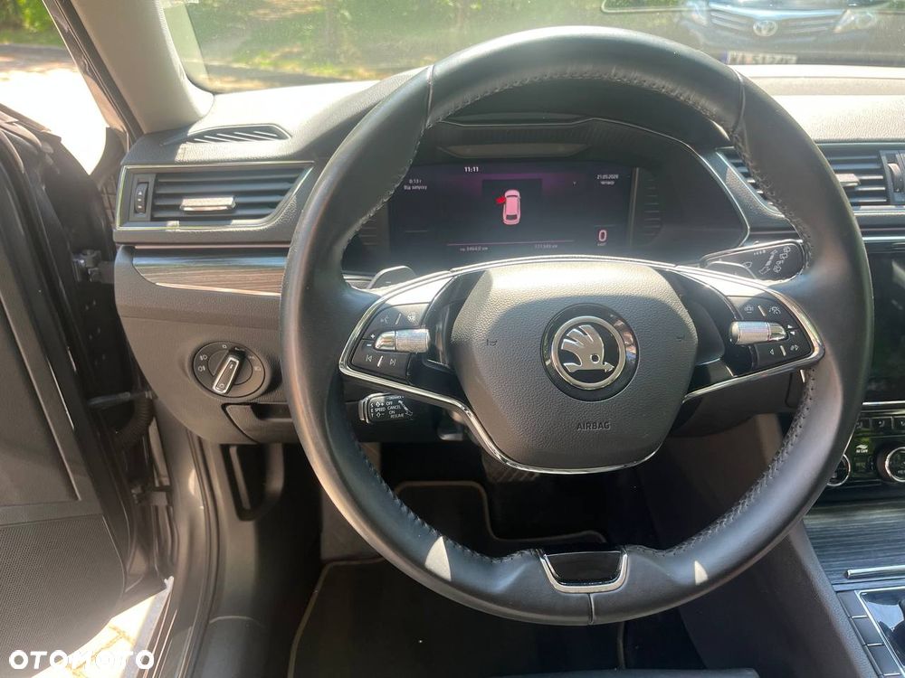 Skoda Superb 2.0 TDI SCR Style DSG - 5