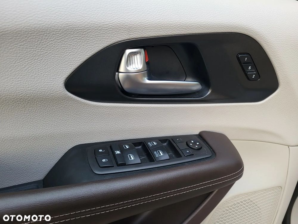 Chrysler Pacifica - 7