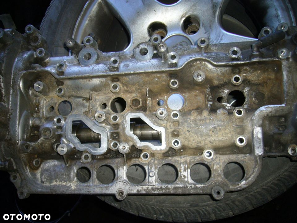 TRAFIC VIVARO 2.0 DCI POKRYWA ZAWORÓW WAŁKI - 2