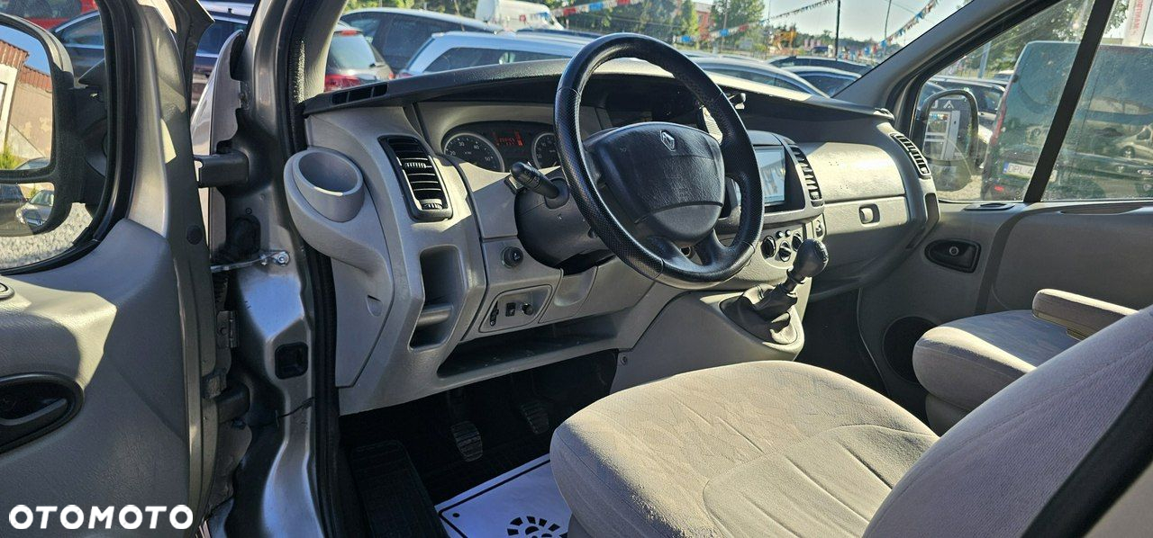 Renault Trafic - 26