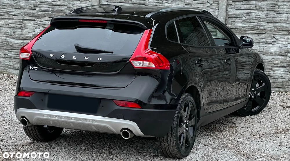 Volvo V40 Cross Country - 17