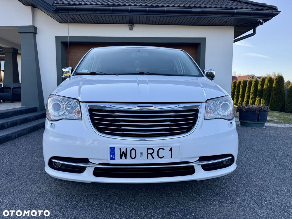 Chrysler Town & Country 3.6 Limited - 4
