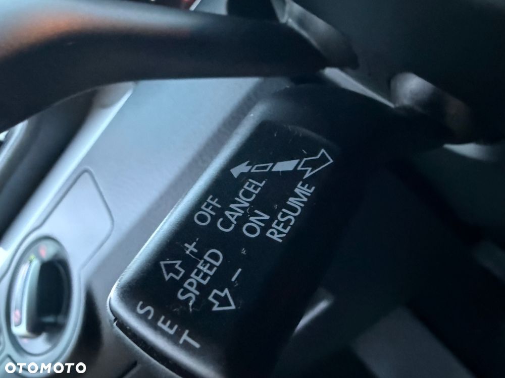 Volkswagen Passat - 19