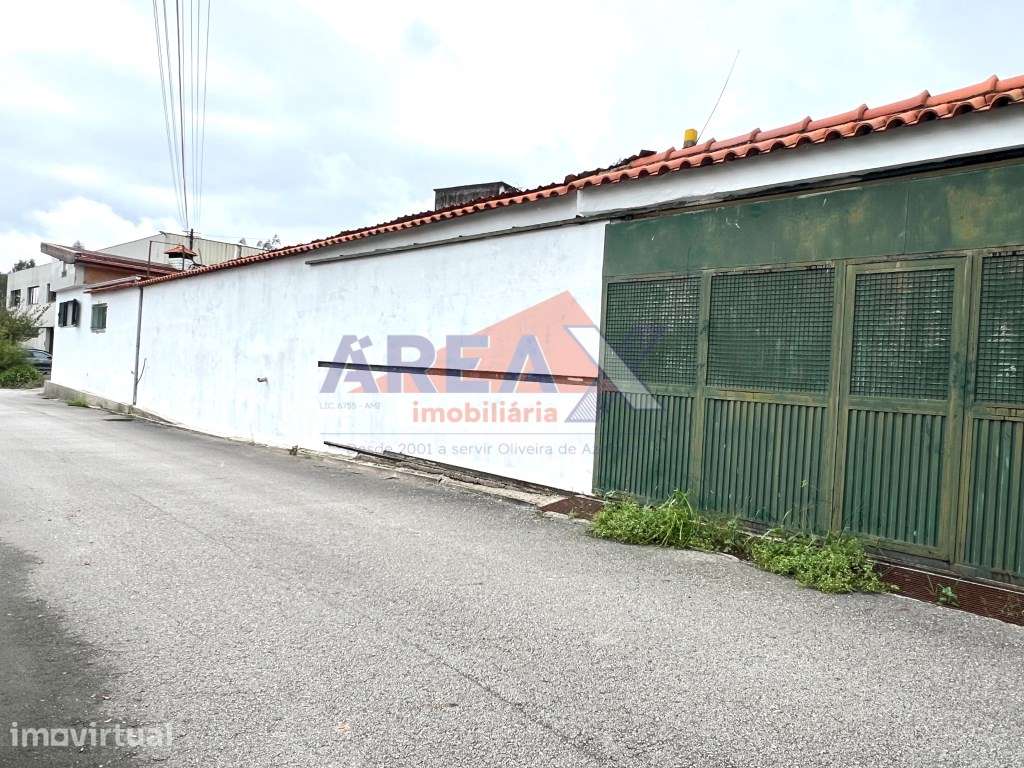 Moradia com 2 Anexos habitáveis e independentes, Churrasqueira fech... - Grande imagem: 5/60
