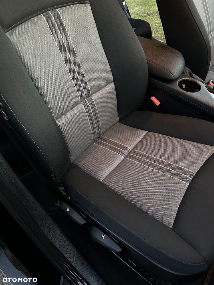 BMW X1 xDrive18d - 14