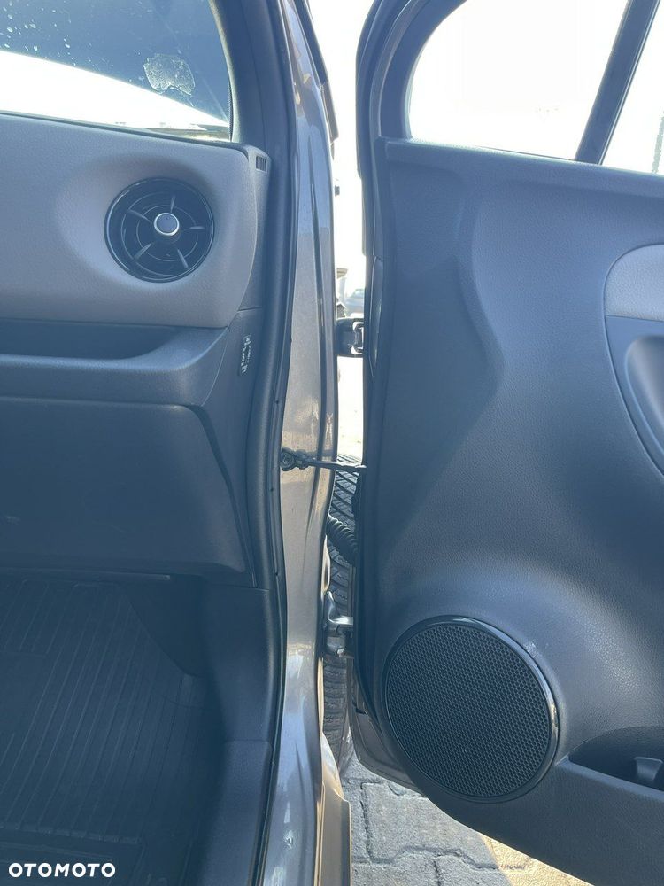 Toyota Yaris Hybrid 100 Selection Pure - 7