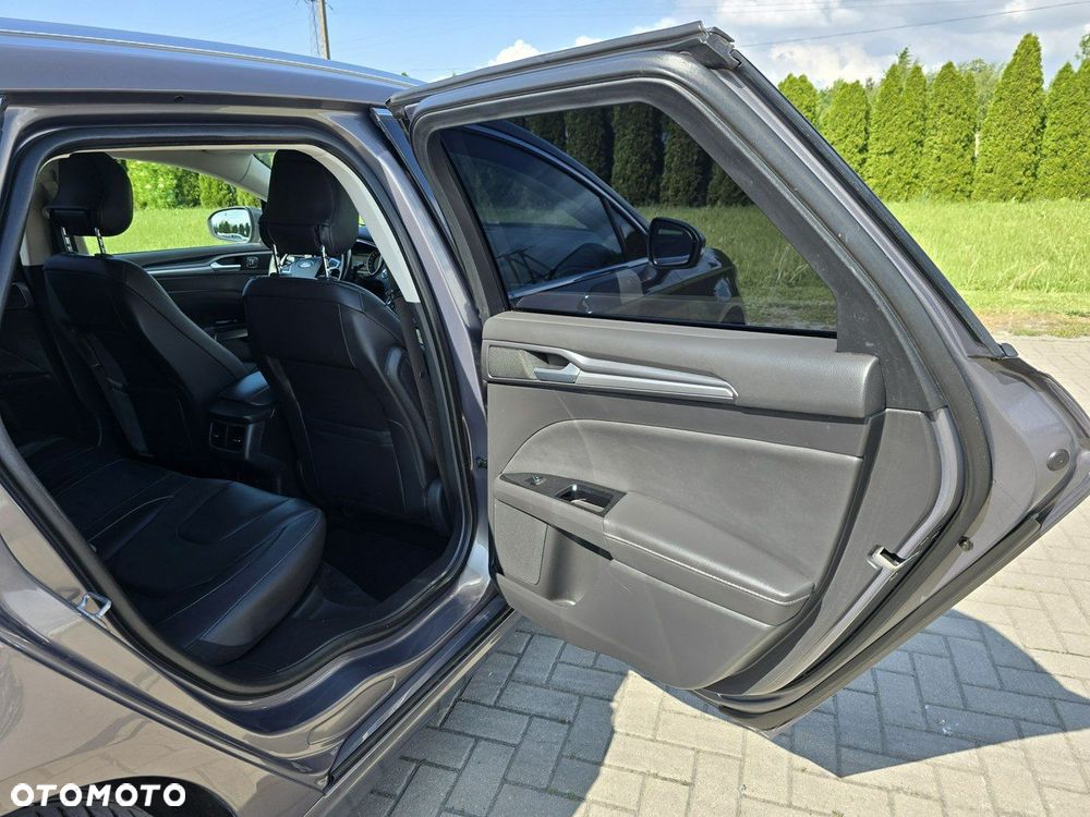 Ford Mondeo - 22