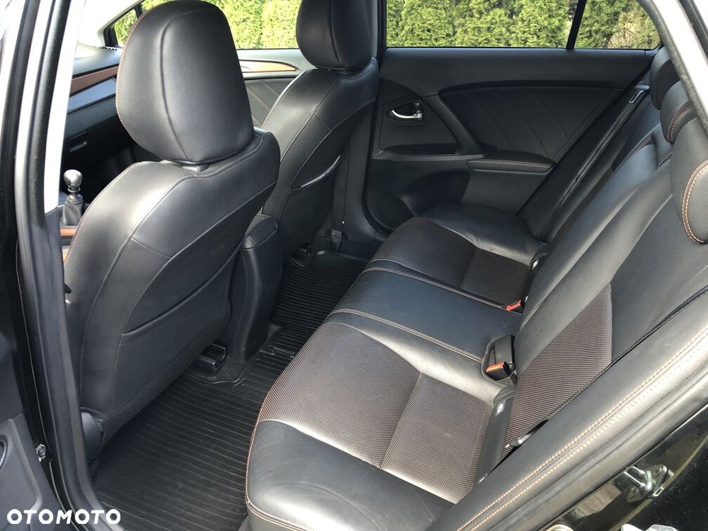 Toyota Avensis 2.0 D-4D Premium - 11