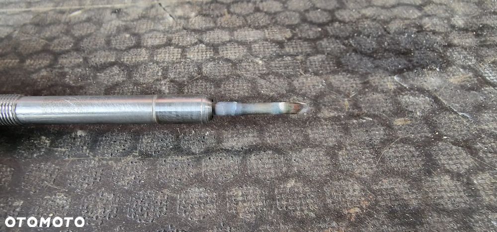 ŚWIECA Żarowa 1.6Tdi 03L905061H VW AUDI SEAT SKODA - 2