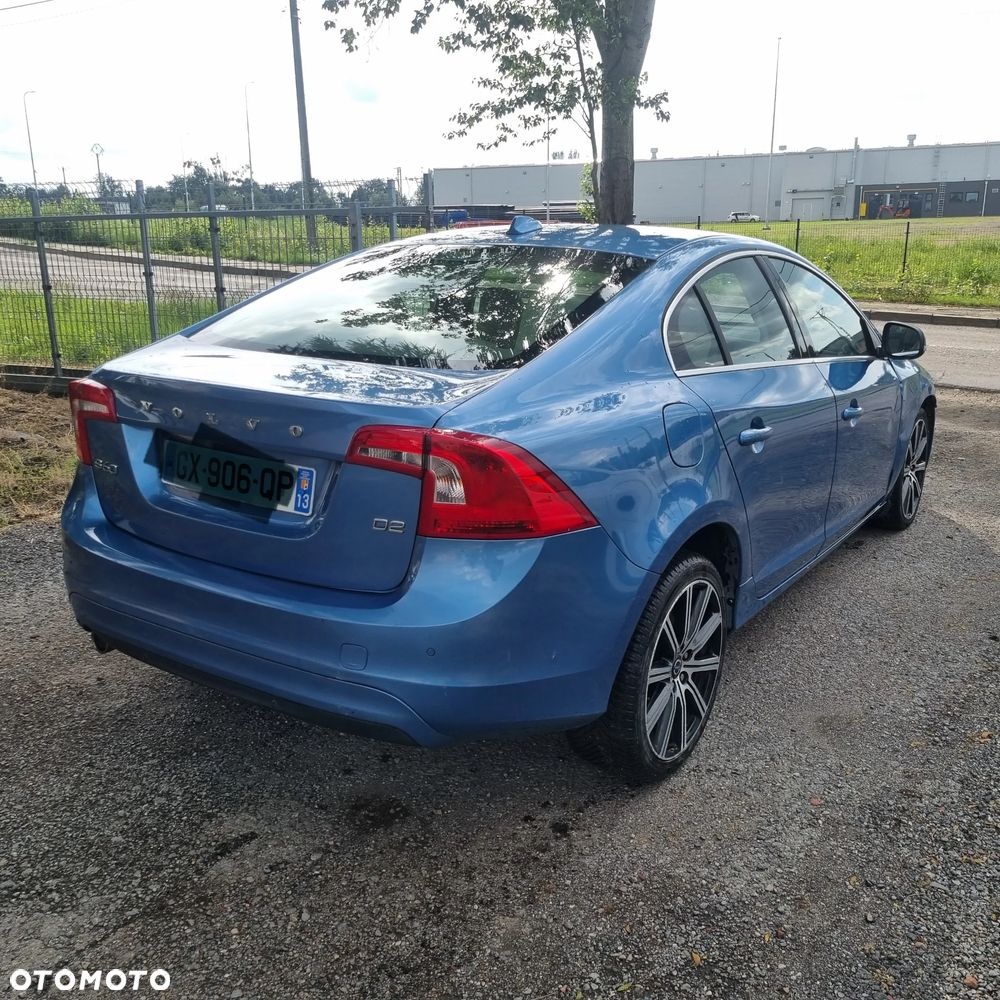 Volvo S60 D2 Momentum - 4