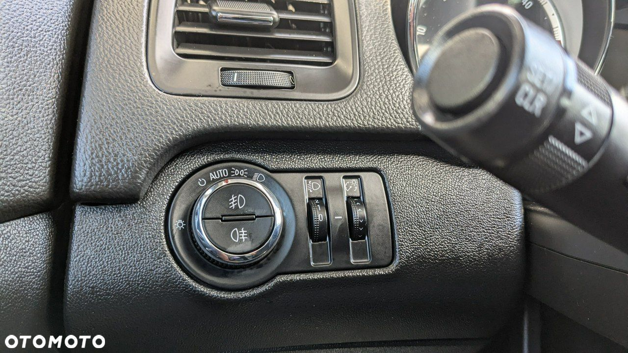 Opel Insignia - 31