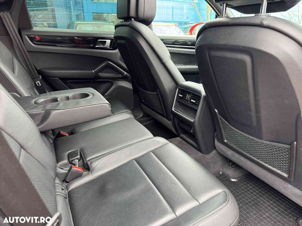 Porsche Cayenne - 17