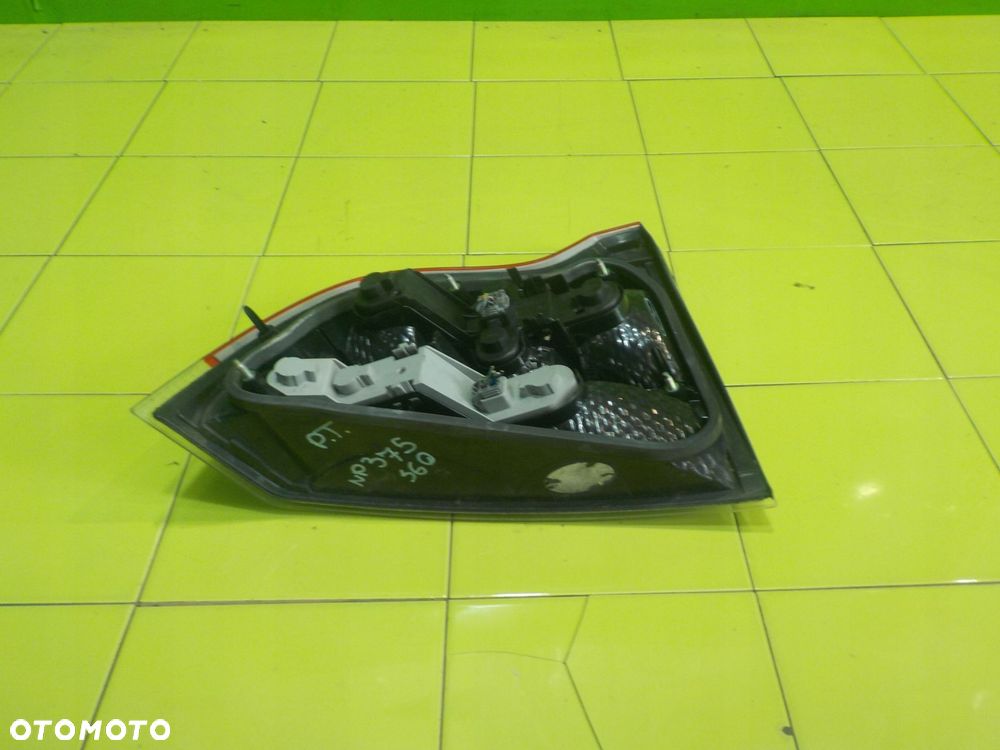 VOLVO S60 I LIFT 2.0 T AUTO 05r lampa prawa tyl - 15