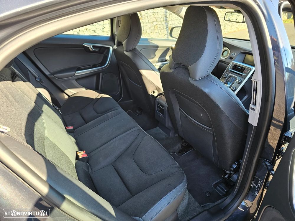 Volvo S60 1.6 D2 Drive Momentum Powershift Start/Stop - 13
