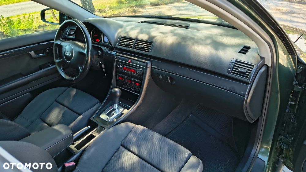 Audi A4 Limousine - 8
