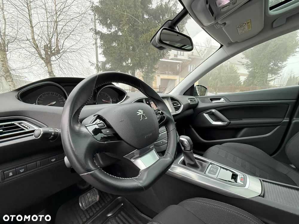 Peugeot 308 1.2 PureTech GPF Allure Pack S&S EAT8 - 20