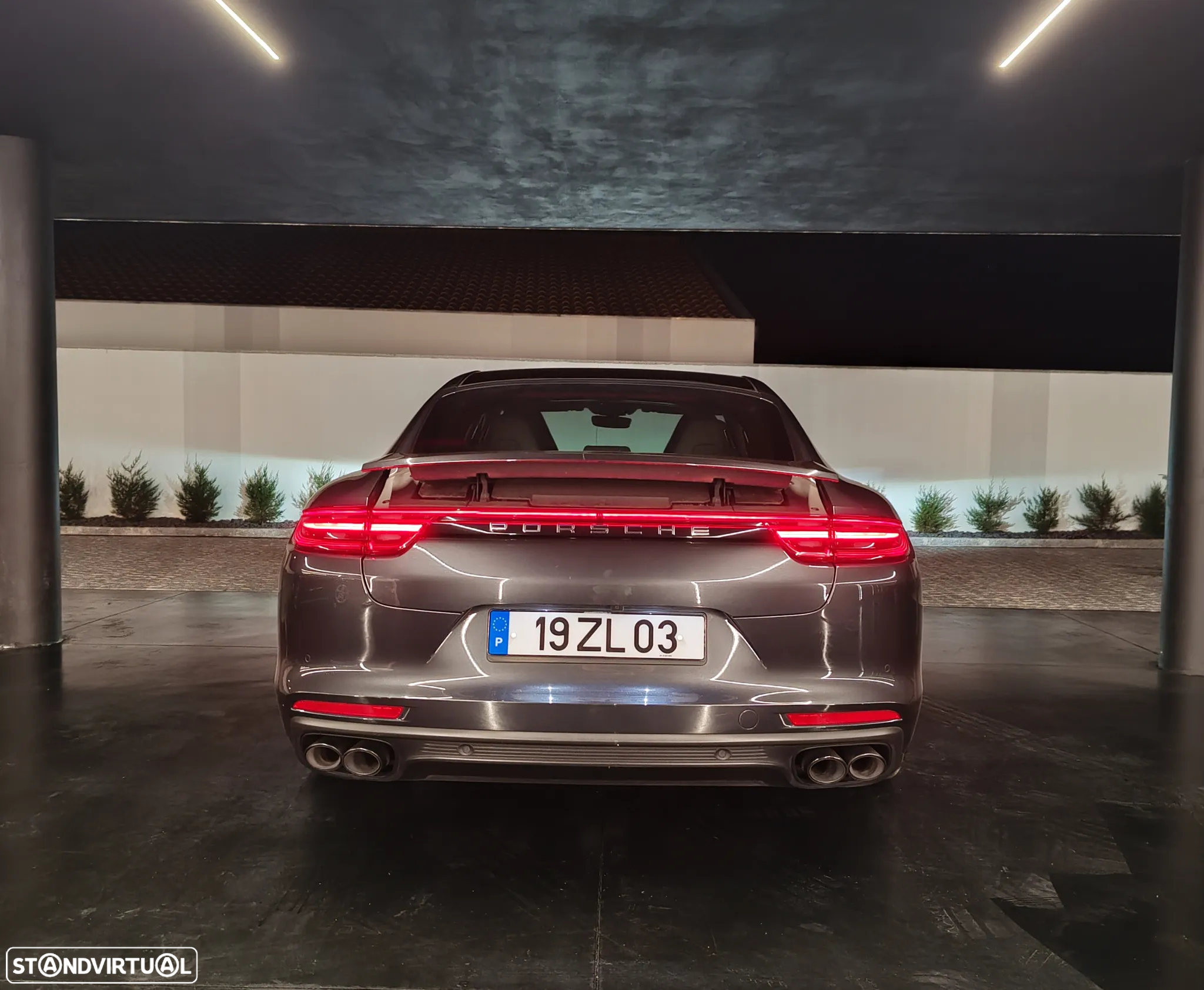 Porsche Panamera 4 E-Hybrid - 5
