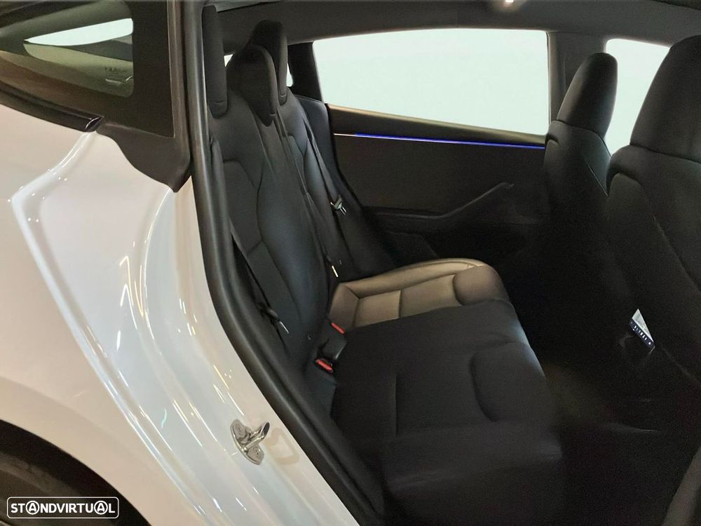 Tesla Model 3 - 16
