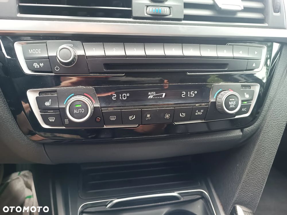 BMW Seria 3 330e iPerformance Luxury Line - 28