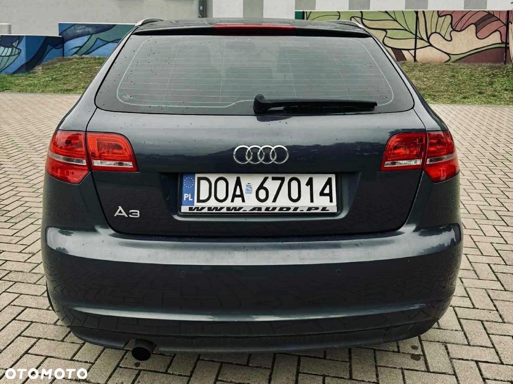 Audi A3 Sportback 2010 photo 2