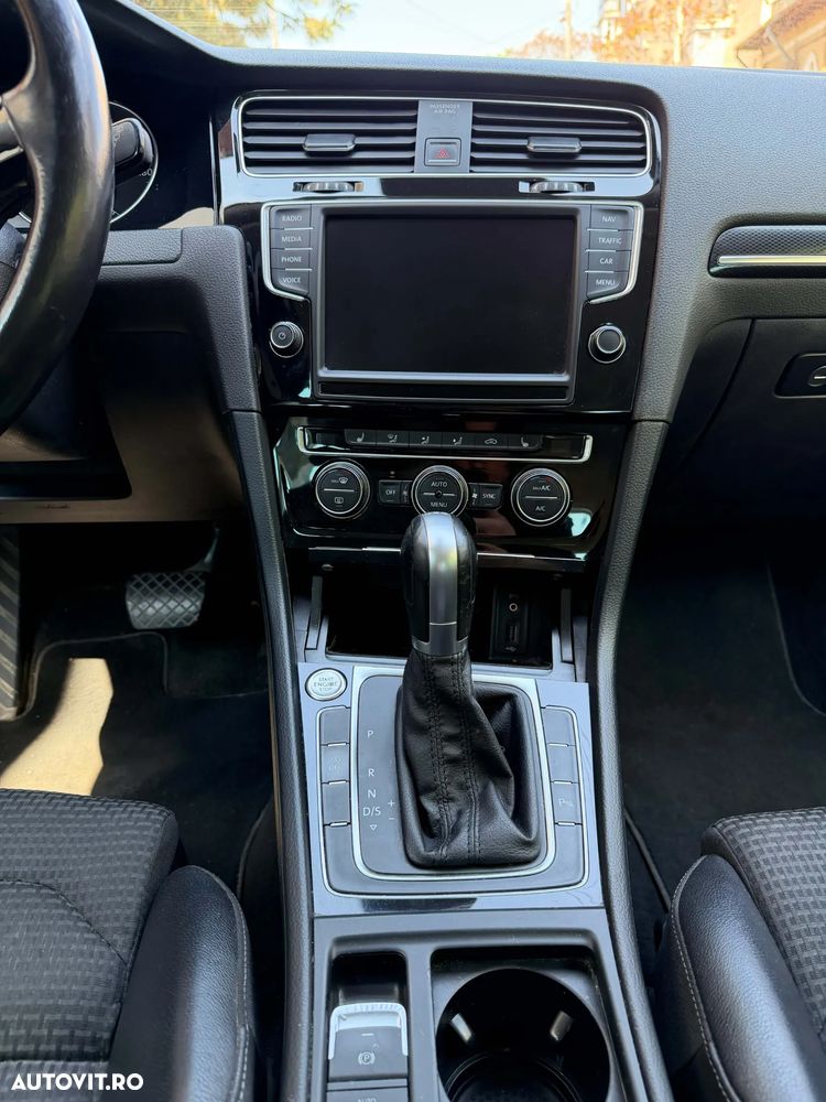 Volkswagen Golf 2.0 TDI DPF DSG Highline - 10