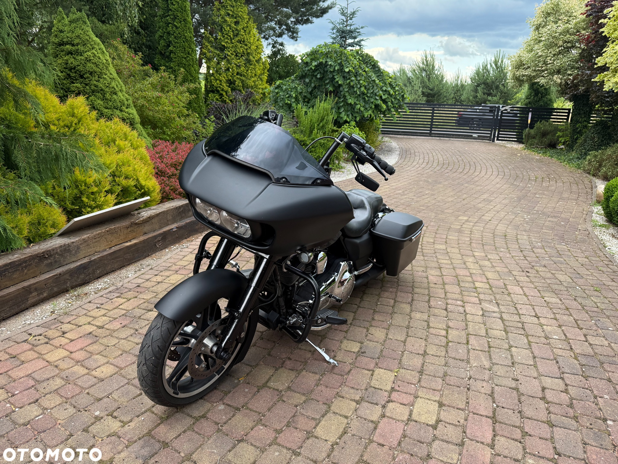 Harley-Davidson Touring Road Glide - 2