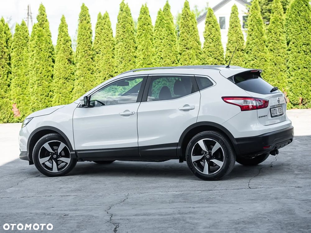 Nissan Qashqai 1.6 DCi Xtronic TEKNA - 10