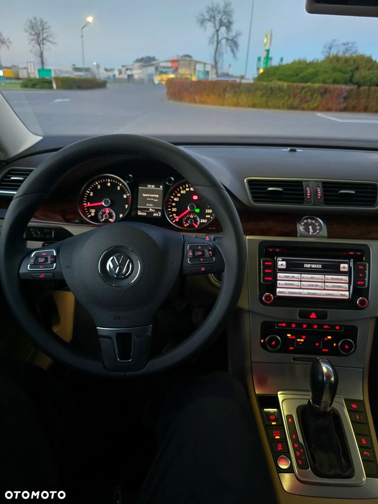 Volkswagen Passat 2.0 TSI Highline DSG - 26