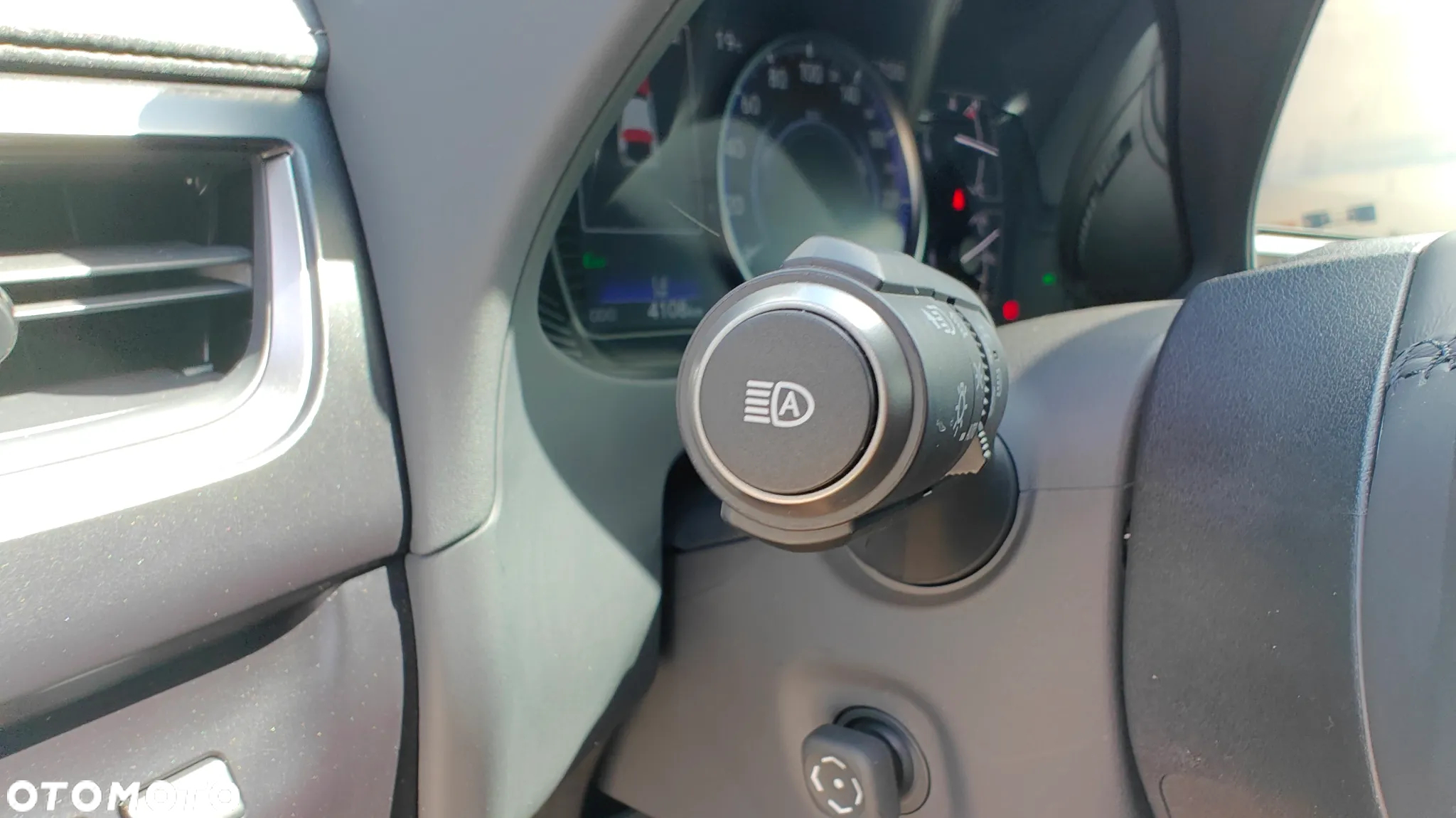 Lexus UX 250h GPF F Sport 2WD - 38
