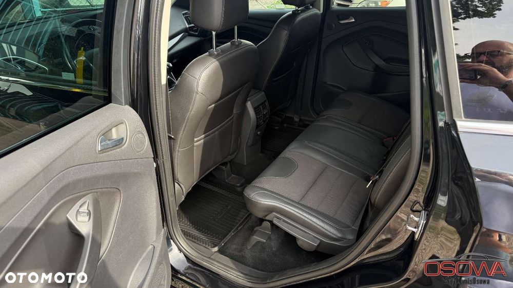Ford Kuga 2.0 TDCi FWD Titanium Plus - 28