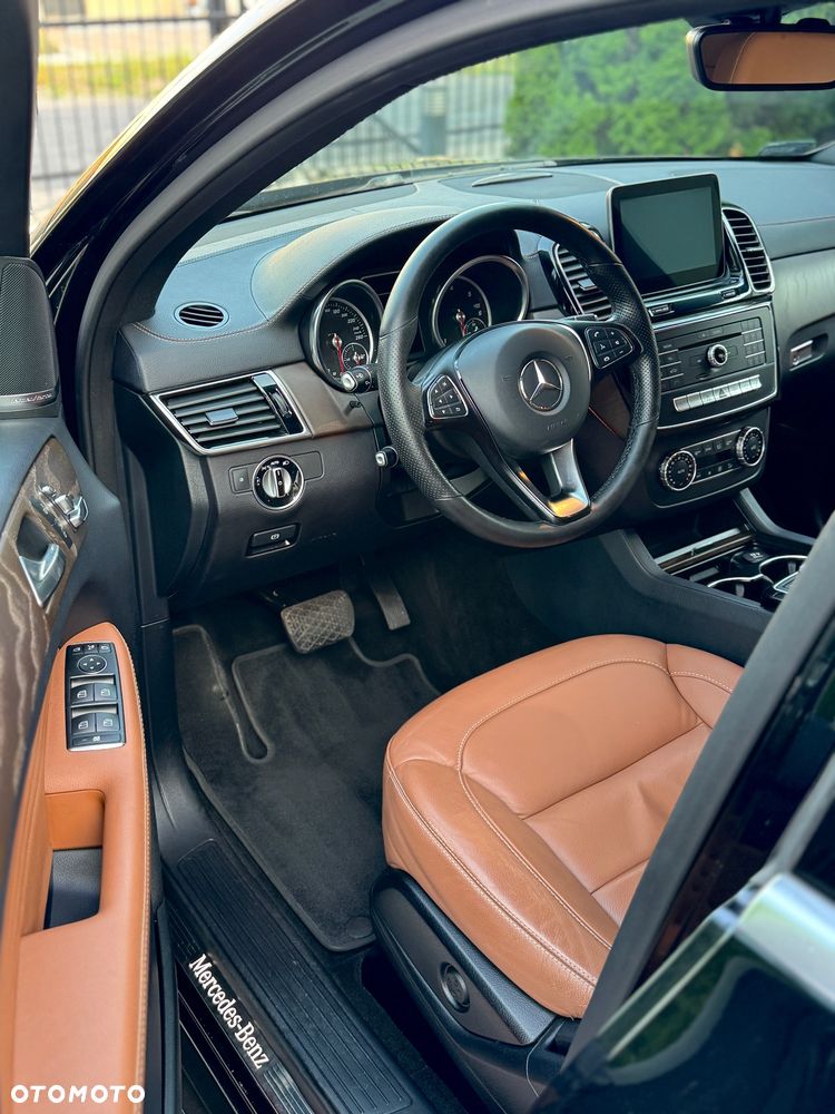 Mercedes-Benz GLE 350 d 4Matic 9G-TRONIC AMG Line - 13