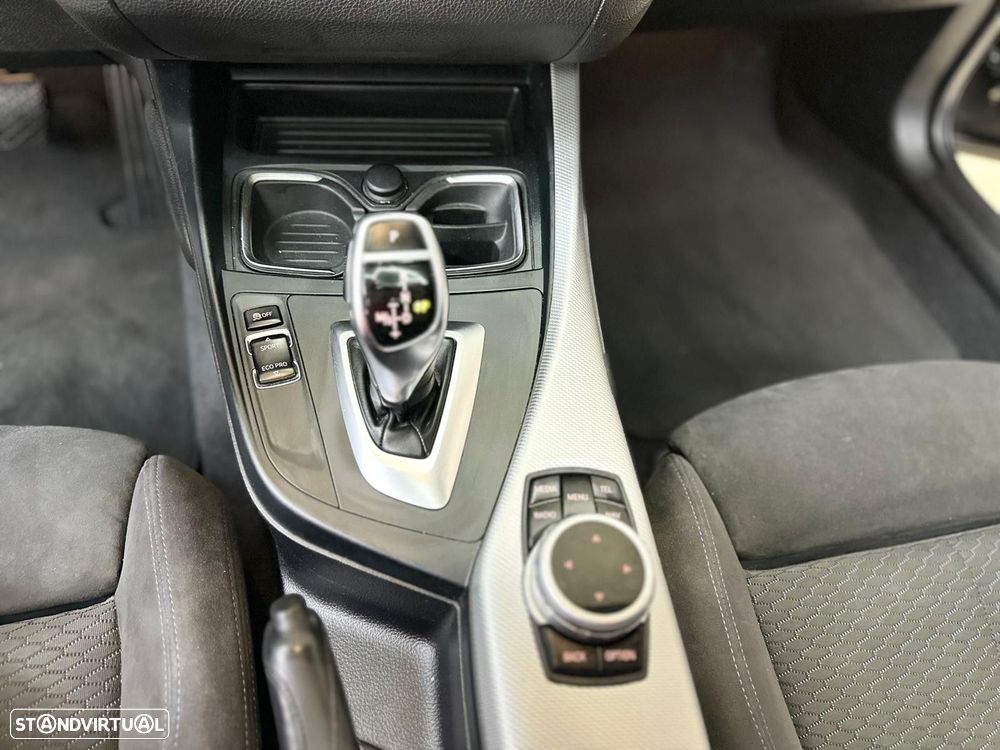 BMW 220 d Coupe Pack M Auto - 28