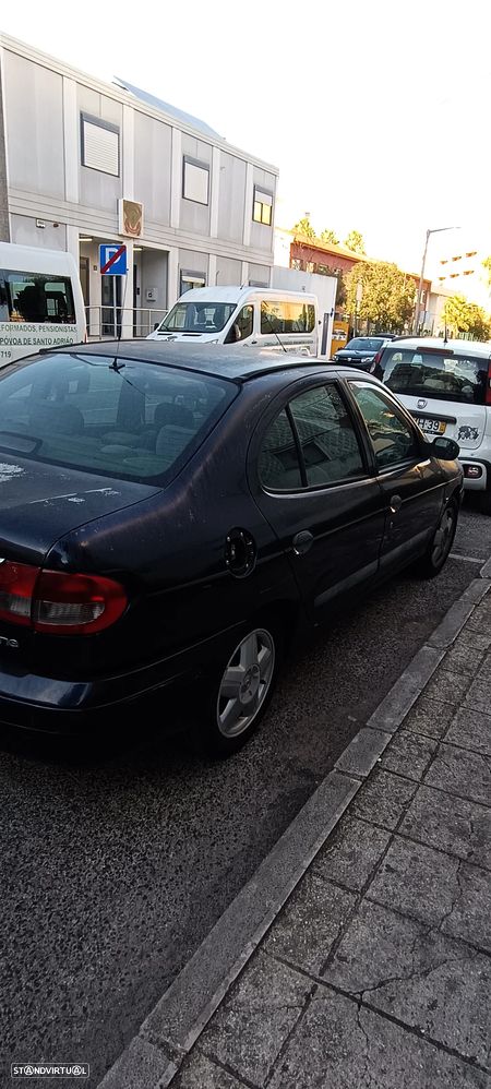 Renault Mégane 1.9 dTI RXE AC - 16