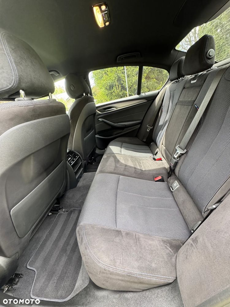 BMW Seria 5 520d xDrive - 11