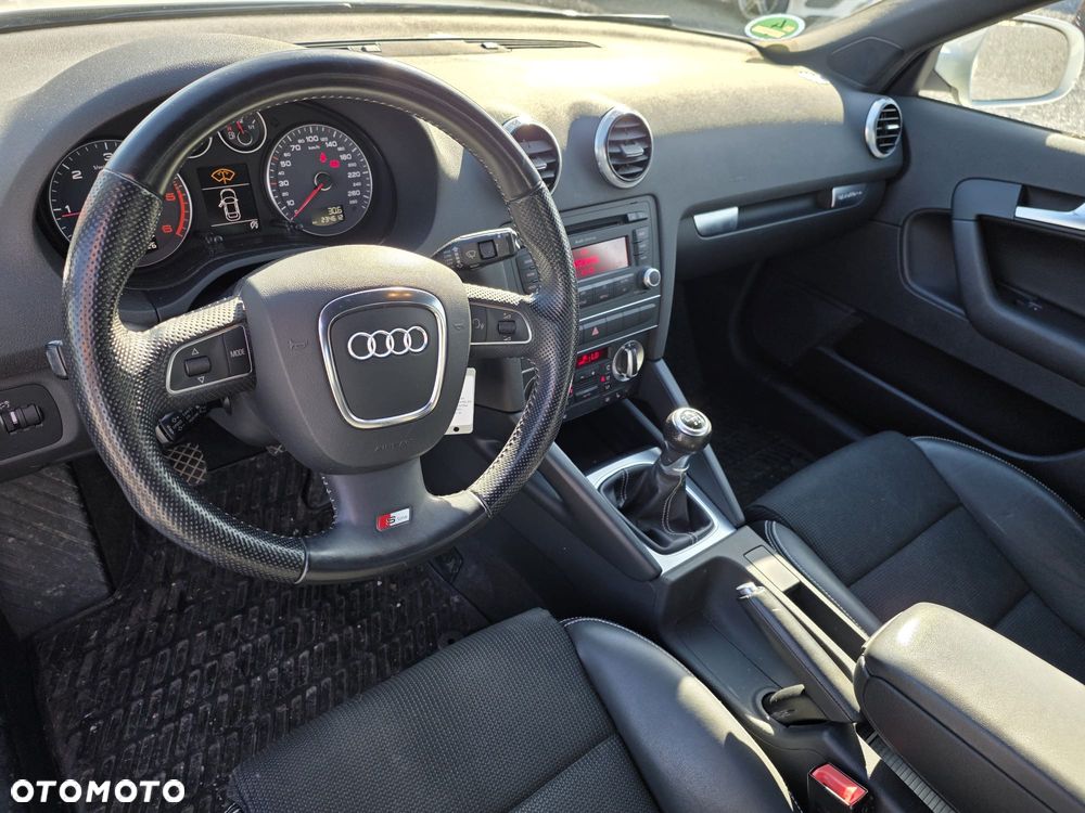 Audi A3 Sportback 2.0 TDI DPF quattro S line Sportpaket - 8